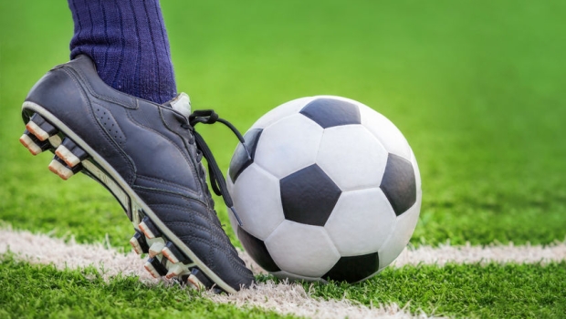 Welche Sohlenarten gibt es bei Fußballschuhen? – Von Firm Ground (FG), Hard Ground (HG) und anderen Abkürzungen
